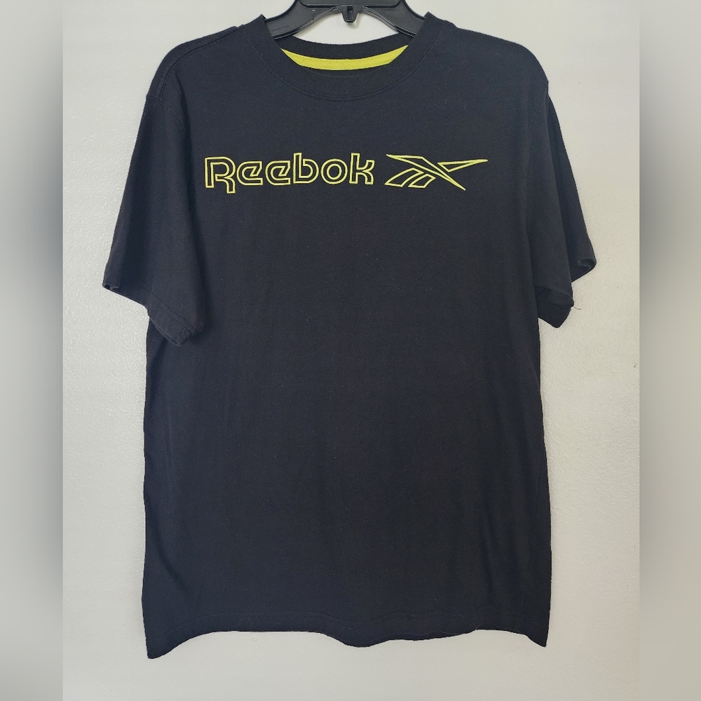 Reebok Men Tee in Black with Vibrant Yellow Accents